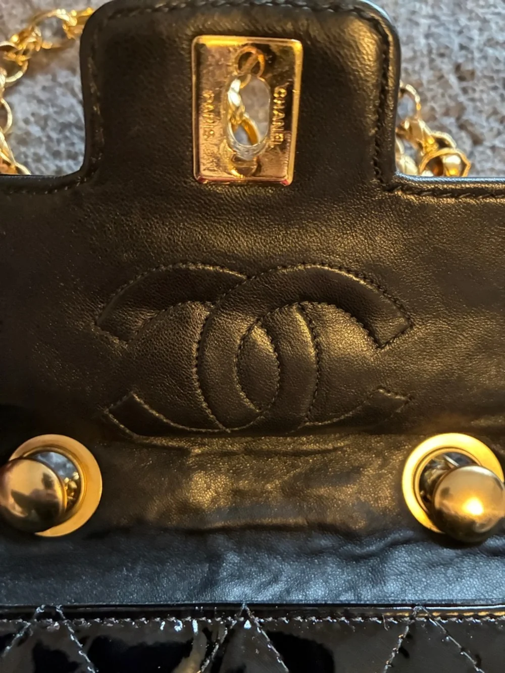 CHANEL Diana Black Patent Quilted Shoulder Bag with Gold Chain⭐️ - Picture 2 of 6